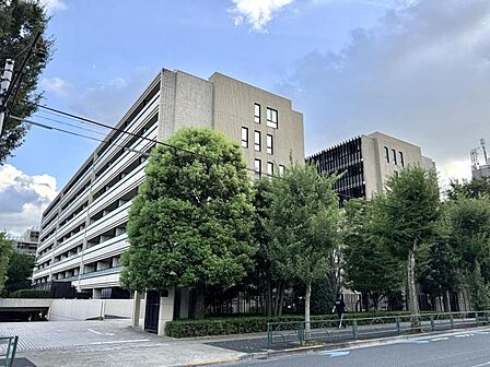 【外観】都会的な景色の中に溶け込みながら、確かな存在感を放つデザイン。