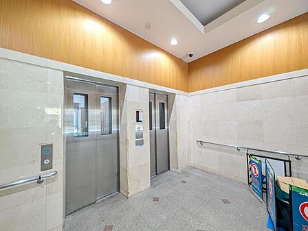 住まいの顔ともいえるエントランスは、上品で洗練された印象に仕上がっています。