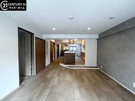 【リビング:24帖】穏やかな時間を心ゆくまで堪能できる住空間です。
