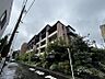 外観：【外観】モダンなデザインが際立つ外観。存在感と品格を兼ね備えたマンションです。