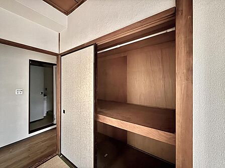 【収納】収納スペースが付いていて、お部屋を広く使っていただけます。