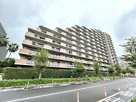 【外観】重厚感のある佇まいが魅力です。