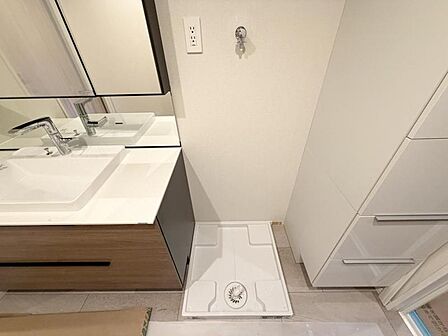 【洗面所】機能性に優れた快適な洗面スペース。