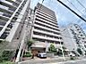 外観：【外観】陽光をたっぷりと取り込む明るい住空間。圧迫感がなく街並みに馴染む落ち着いた佇まい。