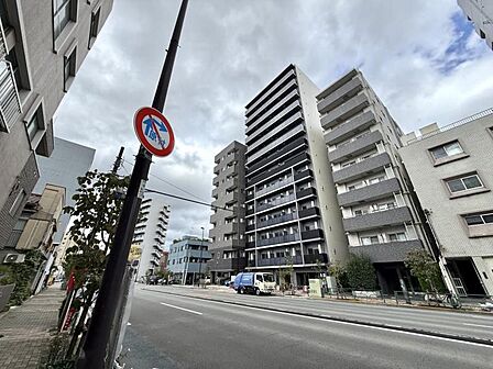 【外観】歳月を重ねてなお輝く。住まう誇りを再確認させる堂々たる風格。