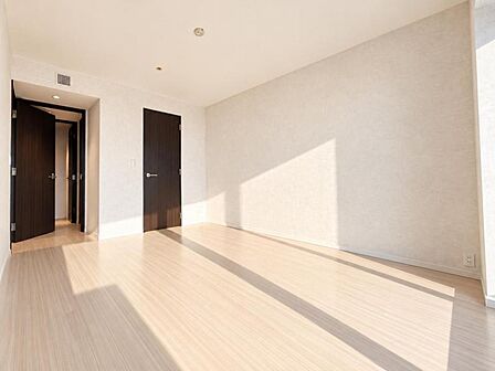 【洋室:6.0帖】 ゲーム、音楽、フィットネス。家族それぞれの“好き”を詰め込める洋室は、暮らしにちょっとした彩りを添えてくれます。