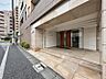 エントランス：【エントランス】建物の印象を高める洗練された佇まい。