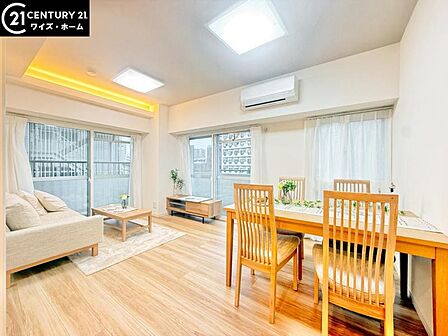 【LDK:12.5帖】 LDKは陽当たり良好、システムキッチン完備で料理も快適。風通しも良く心地よい暮らしが叶う空間です。