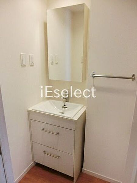 画像9:便利な独立洗面台です。