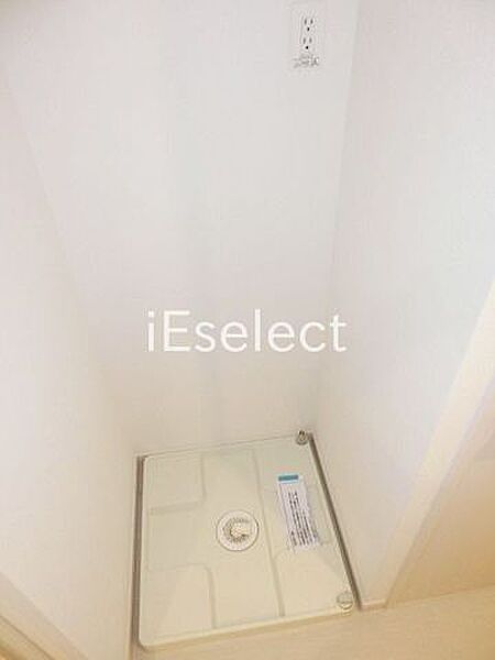 画像18:室内洗濯機置き場。