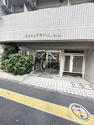 エントランス外...