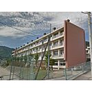 中学校「飯田市立飯田西中学校まで2764ｍ」