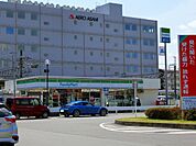 ファミリーマート(365m)