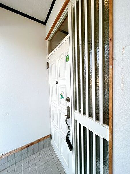 玄関を拡大表示