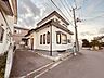 外観：【リフォーム済】外壁屋根基礎塗装を行いました。北東角地で東から暖かい日差しの入るお家です。