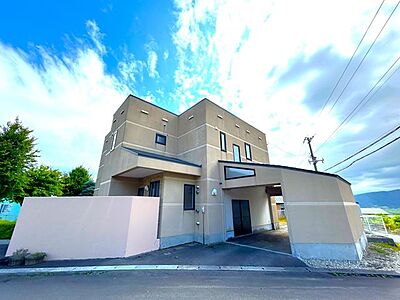 外観:価格には消費税、リフォーム費用を含みます。リフォーム中でもご案内可能。内覧希望の方はお電話ください。 外観:価格には消費税、リフォーム費用を含みます。リフォーム中でもご案内可能。内覧希望の方はお電話ください。