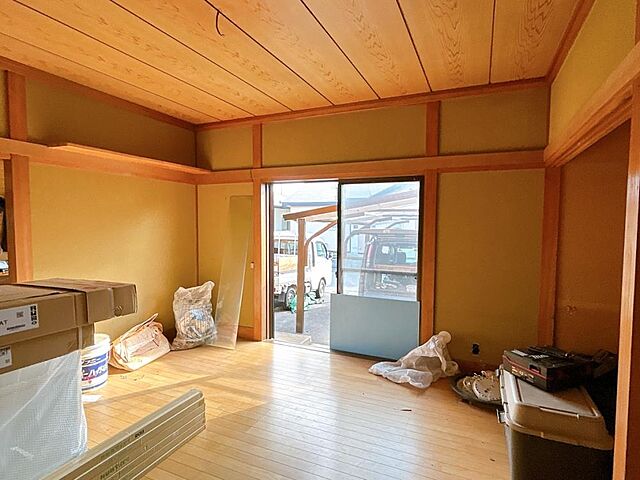 室内 三沢市泉町1丁目117-104