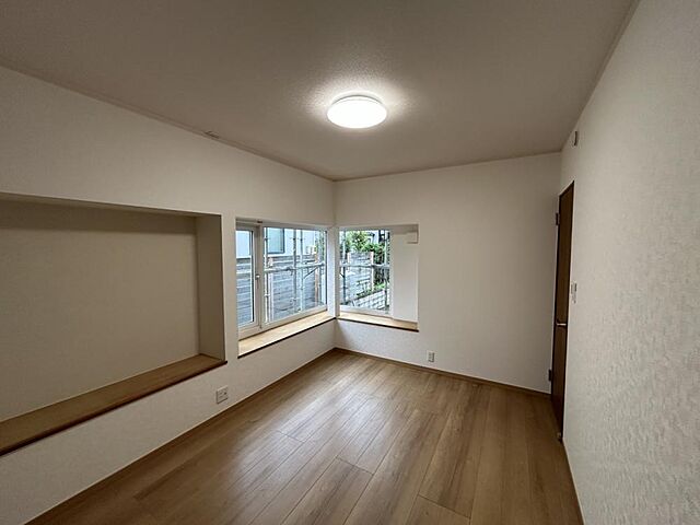 室内 青森市小柳1丁目8-18