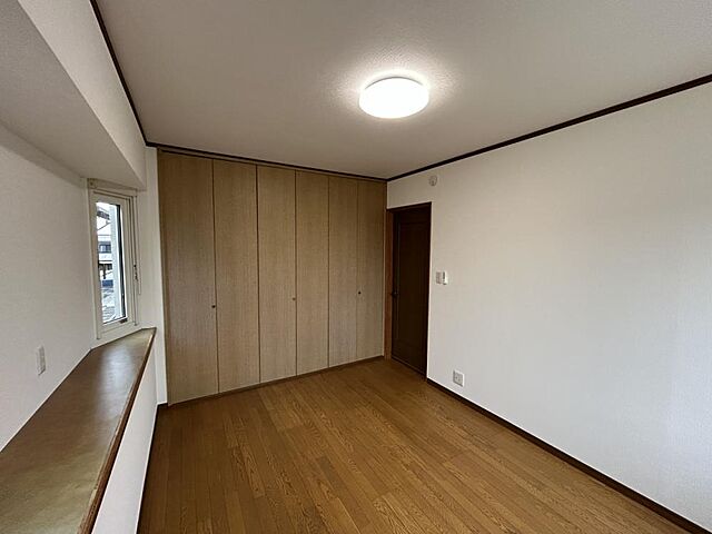 室内 青森市小柳1丁目8-18