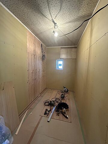 室内 青森市久須志4丁目14-2