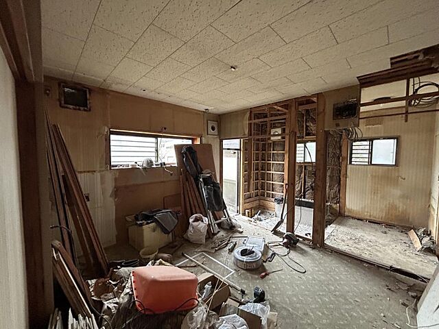 室内 青森市月見野1丁目3-9