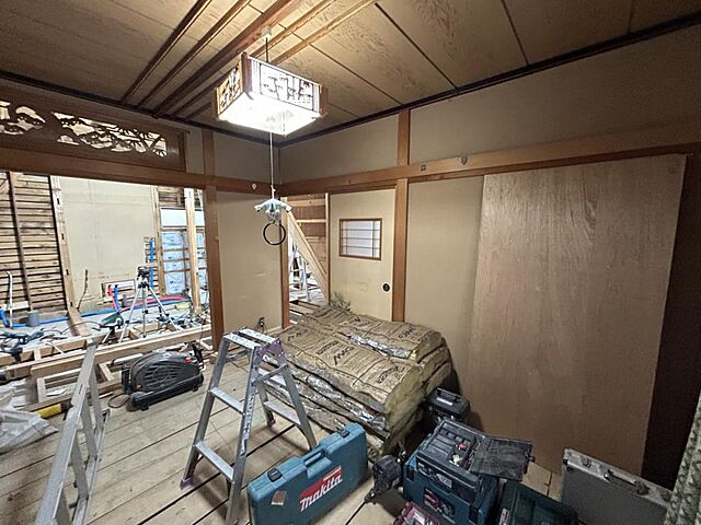 室内 青森市金沢2丁目6-12