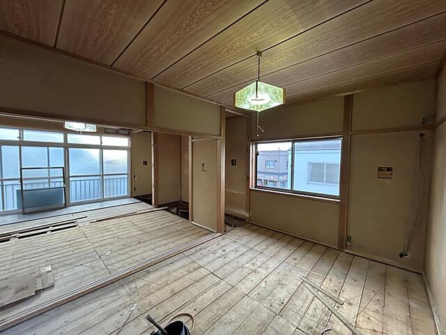 室内 青森市金沢2丁目6-12