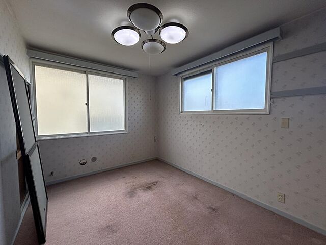 室内 青森市大字幸畑字松元41-7