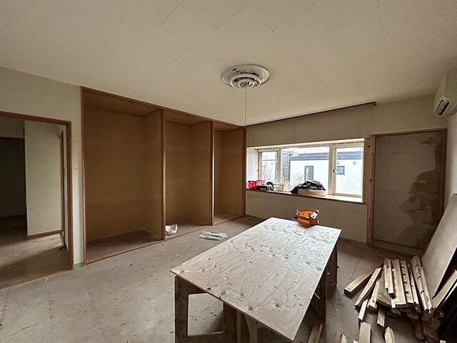 室内 青森市八重田4丁目4-3
