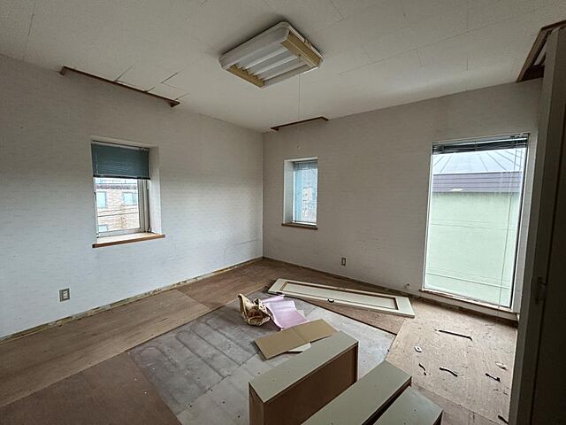 室内 青森市八重田4丁目4-3