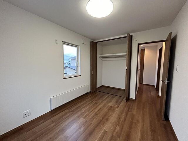 室内 五所川原市みどり町7丁目83-1