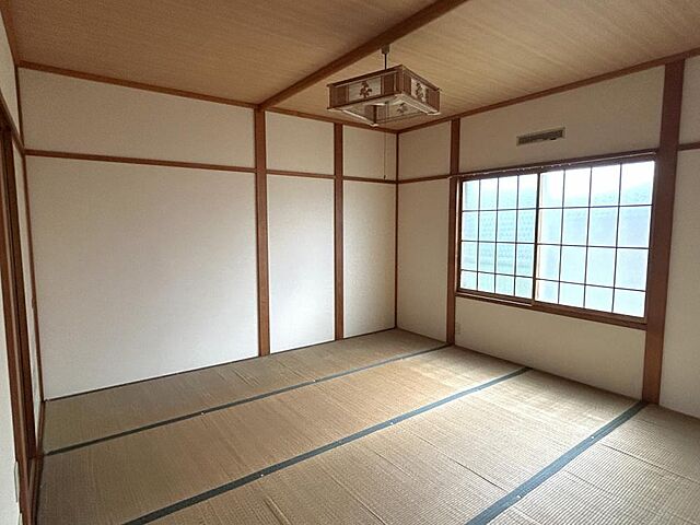 室内 三戸郡五戸町字中道十文字21-1