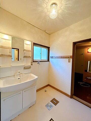 洗面 八戸市大字白銀町字白浜道21-8