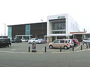 ビフレ横手店 【周辺環境】横手駅まで約1800ｍ（車で約4分）遠方への旅行で交通機関をご利用の際はこちらが最寄りとなります。
