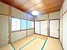 洋室：【リフォーム中】二階南側約6帖洋室を作成します。床はフローリング仕上げ、天井・壁はクロス張替え工事を実施します。