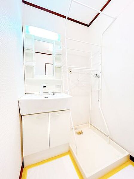 【リフォーム中】洗面所の写真です。クリーニングを行います。
