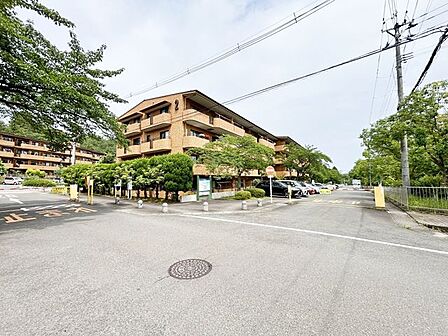 【リフォーム中】マンションの外観です。