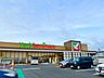 周辺：ヨークベニマル塩釜店様まで徒歩10分。生鮮食品や日用品が揃っており、毎日のお買い物に便利ですね。 800m