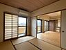 その他：【クリーニング販売】6畳和室はクリーニングを行う予定です。居心地の良い畳のお部屋でくつろげば至福のひと時が過ごせそうですね。