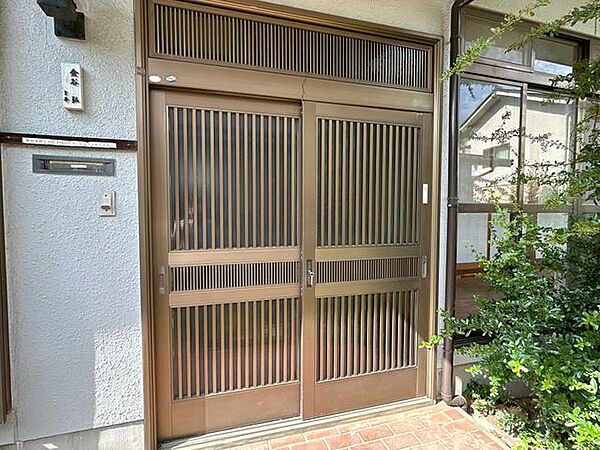 玄関を拡大表示