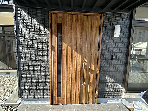 玄関を拡大表示