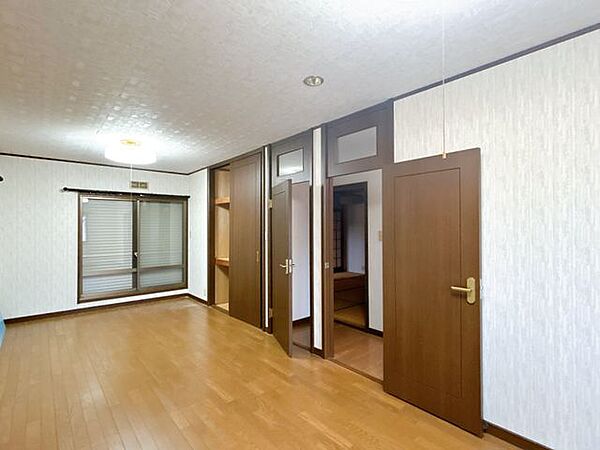 洋室を拡大表示
