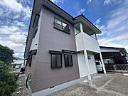 【リフォーム後】屋根と外壁の塗装を行います。明るい住宅に生まれ変わりました。重厚感のある佇まいで存在感のある邸宅です。