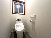 【リフォーム済み】トイレは新品交換を行いました。1階と2階に2か所あります。