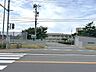 周辺：【周辺環境】柏崎市立松浜中学校まで約500ｍ（徒歩約7分）です。