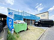 【リフォーム中5/14撮影】西側から撮影した外観写真です。外壁と屋根の塗装を行います。