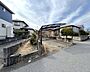 その他：【現況販売】外観の別角度写真です。前面道路から見た外観写真です。カーポート付きで、お車を雨や紫外線から守ることができます。