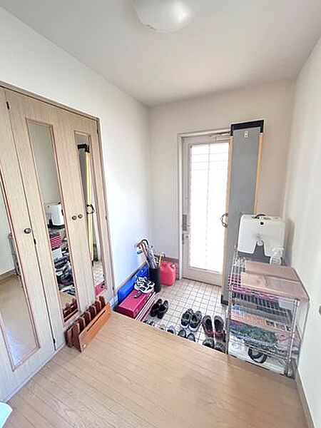 玄関を拡大表示