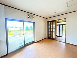 北茨城市中郷町足洗　戸建て 5DKのリビング/ダイニング