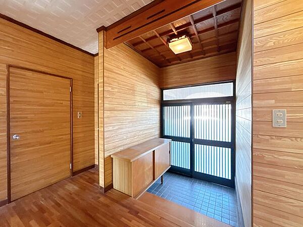 玄関を拡大表示